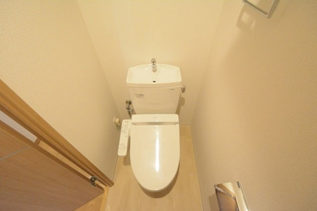 ウォシュレット付きのトイレです♪
