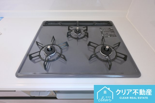 【キッチン】 | 桐生相生町2丁目24-1期　リナージュ | ３口コンロで料理も時短に♪