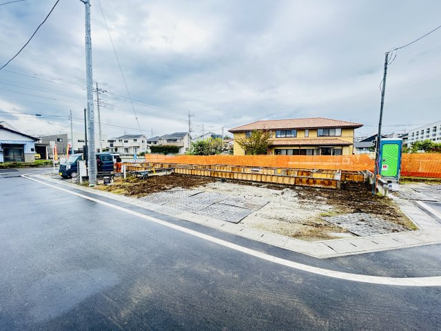 新築　高崎市下豊岡町全６棟　Blooming　Garden　2号棟の駐車場|現地写真　駐車スペースは並列3台分可能です！
