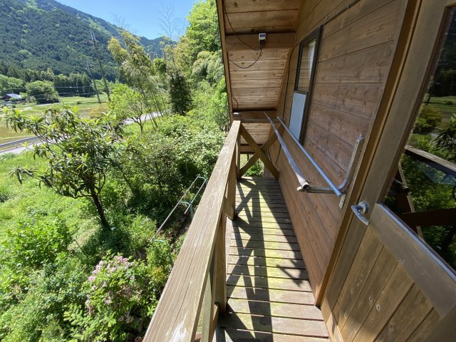 丹波市青垣町奥塩久の中古一戸建のバルコニー