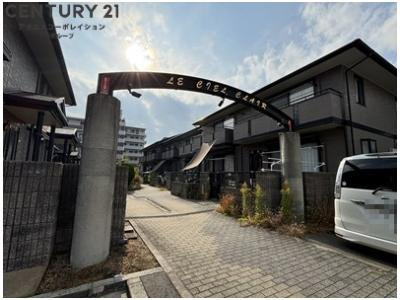敷地内駐車場・駐輪場完備・2階建て専用庭付♪