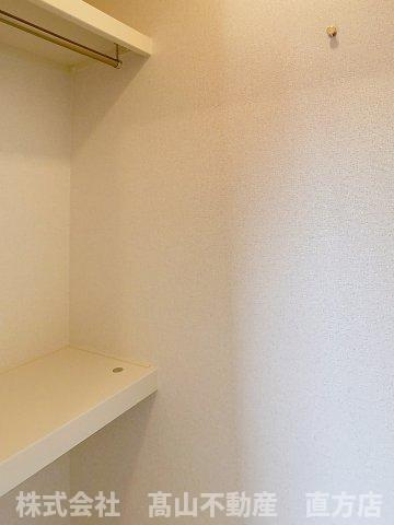 直方市大字感田のアパートの収納