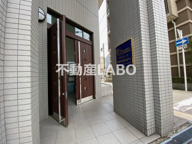 プレサンス阿倍野阪南町のエントランス