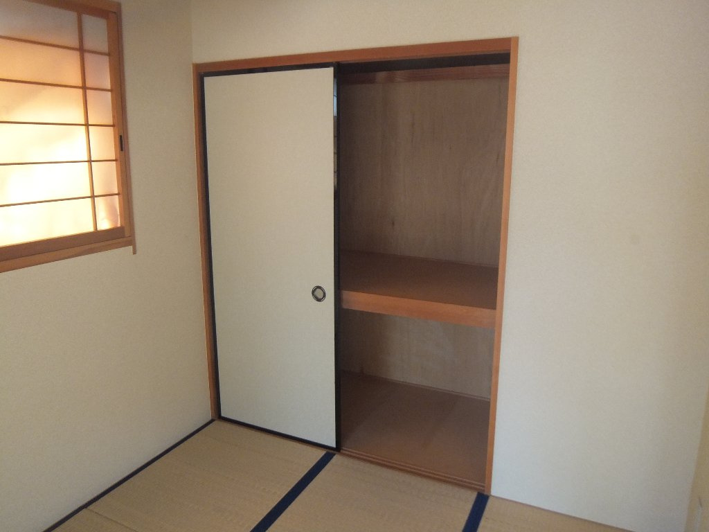 グランドヒルズ南脇１番館の収納