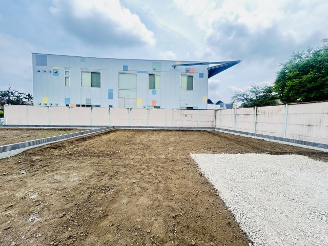 新築　高崎市下豊岡町全６棟　Blooming　Garden　4号棟の駐車場|現地写真　駐車スペースは並列3台可能です！
