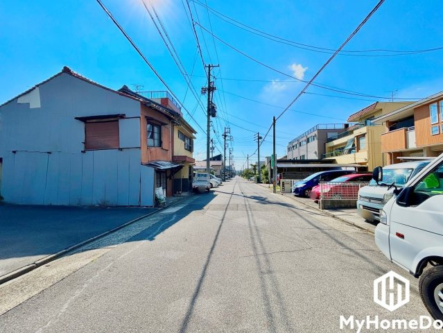 西区枇杷島５丁目の前面道路含む現地写真