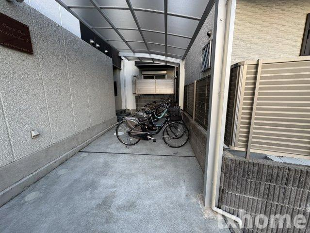 ロイヤルワン中穂茨木の駐車場|駐車場があるので、車を買う予定の方も安心です