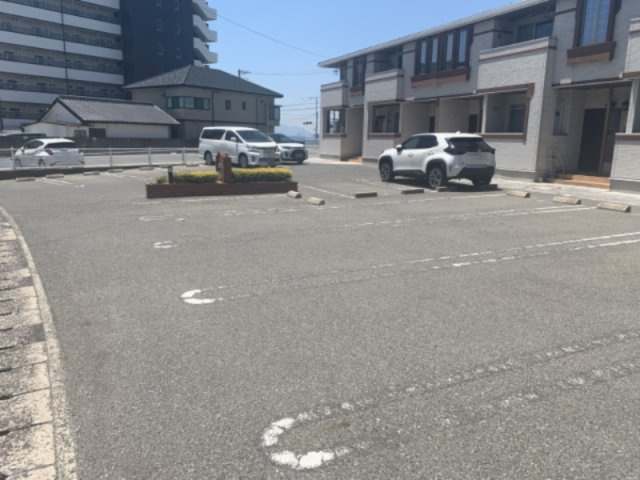 【駐車場】