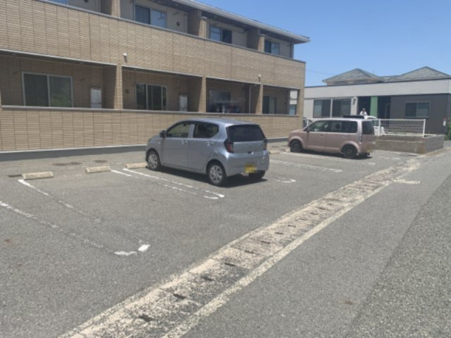 【駐車場】