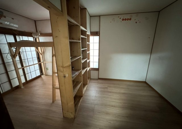 荒川区町屋４丁目戸建（再建築不可）の洋室|1F