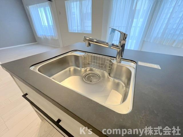 藤沢市鵠沼海岸1丁目　ハウス鵠沼海岸のキッチン|耐久性に優れたステンレス素材のシンク◇