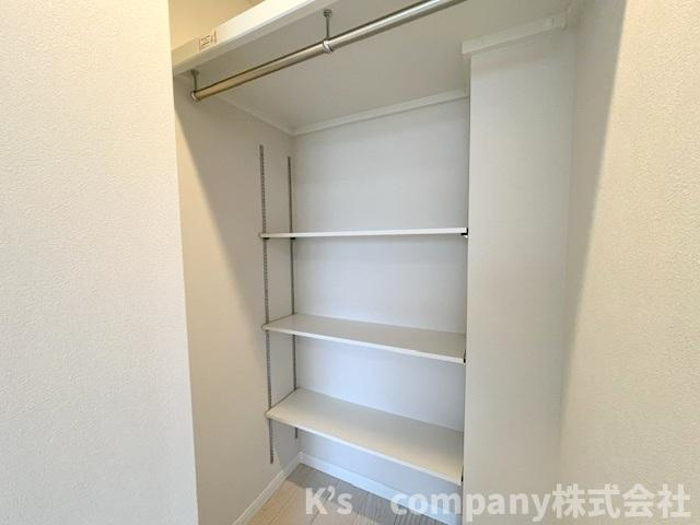 藤沢市鵠沼海岸1丁目　ハウス鵠沼海岸の収納|洋室5.4帖の収納スペース◇