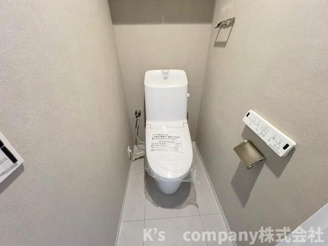 藤沢市鵠沼海岸1丁目　ハウス鵠沼海岸のトイレ|やさしいグレーを基調とした清潔感のあるトイレ◇