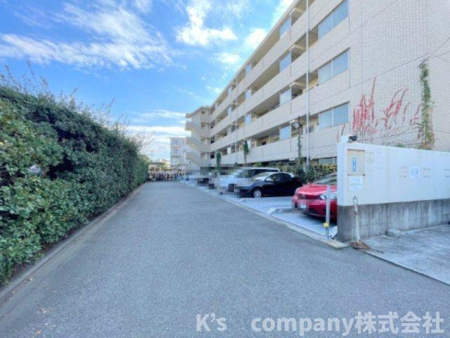 藤沢市鵠沼海岸1丁目　ハウス鵠沼海岸の駐車場|駐車スペース◇