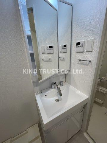 S-RESIDENCE大阪同心の独立洗面台|独立洗面台、朝の身支度には欠かせません