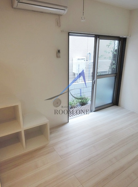 Classy Residenceの居間・リビング|洋室のお部屋です。