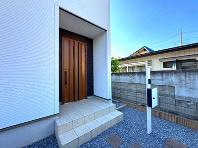【玄関】 | 伊勢崎市境栄　太陽光蓄電池　4LDK