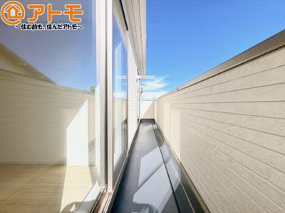 【バルコニー】 | 藤枝市藤岡第10　新築戸建　1号棟 | 陽当りの良いバルコニーはお洗濯物はもちろんお布団もふかふかになります♪