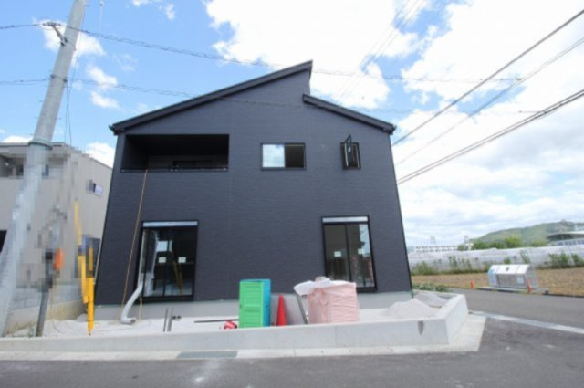 香南市野市町西野　新築戸建　の外観|土地面積　159.69㎡　（約48.30坪）　建物面積　107.44㎡（約32.50坪）