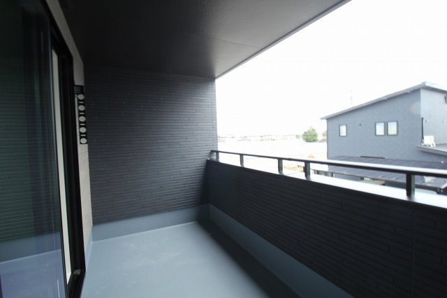 香南市野市町西野　新築戸建　のバルコニー|2F　西の部屋　7.0帖