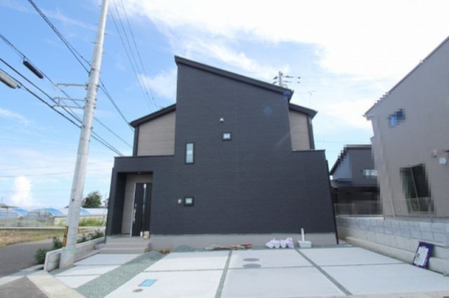 香南市野市町西野　新築戸建　の外観