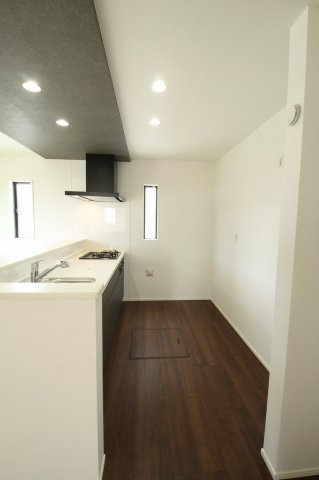 香南市野市町西野　新築戸建　のキッチン