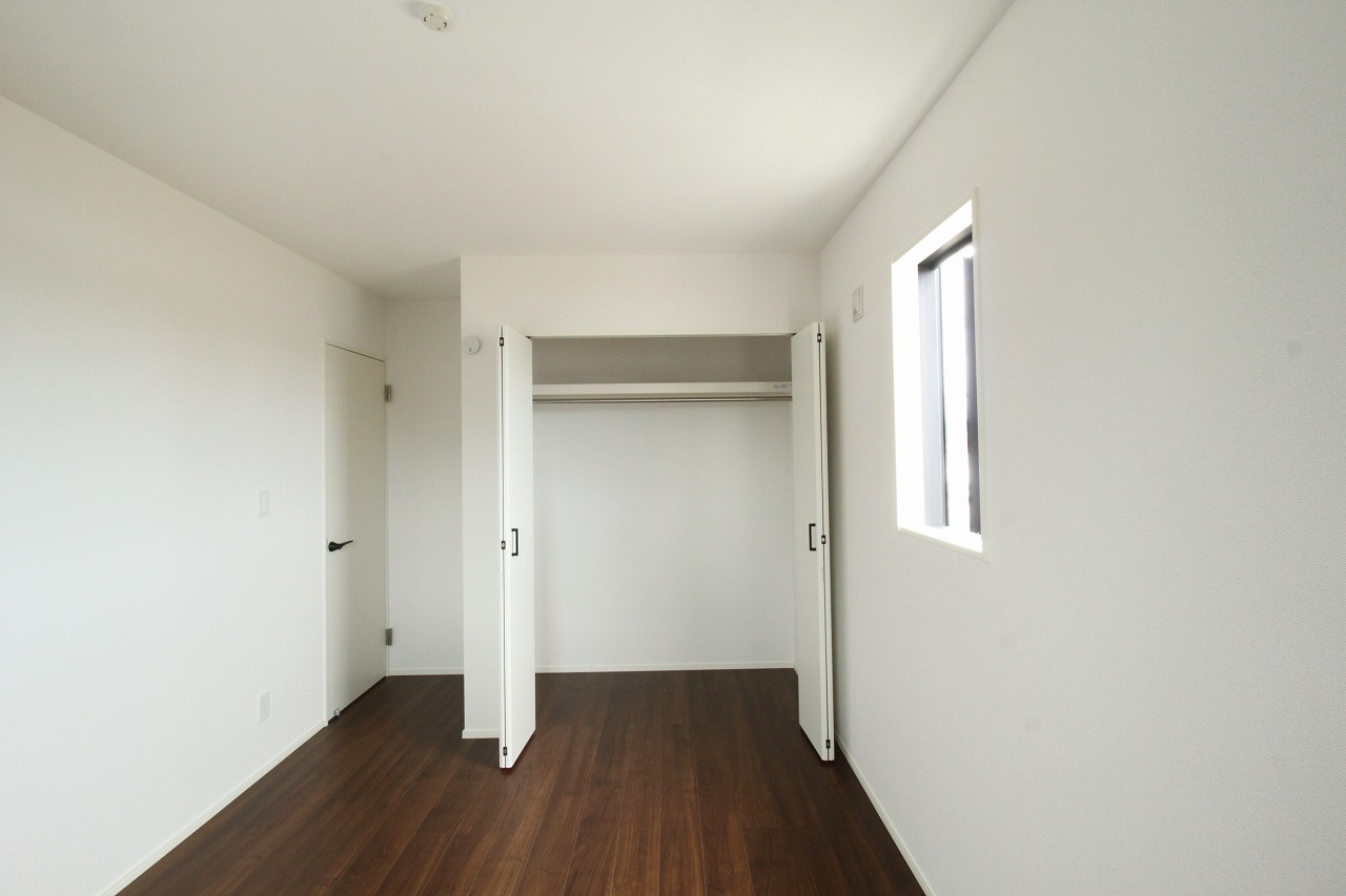 香南市野市町西野　新築戸建　の洋室|2F　南東の部屋　6.5帖