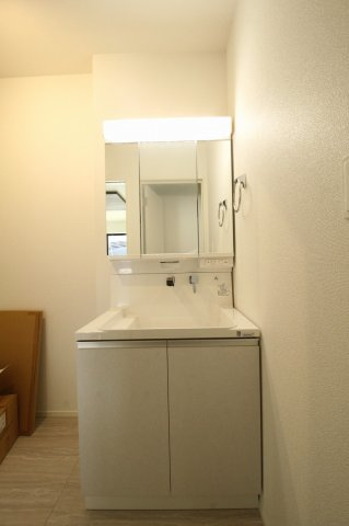 香南市野市町西野　新築戸建　の独立洗面台