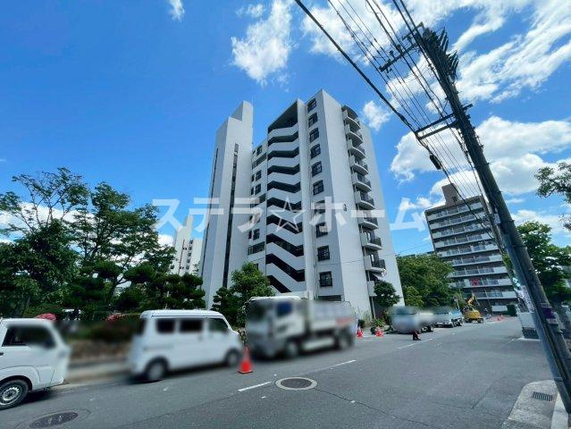 南茨木駅前ハイタウンG棟の外観|きれいな外観です