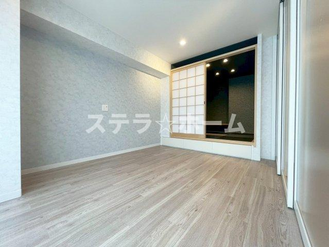 南茨木駅前ハイタウンG棟の洋室|明るい洋室です