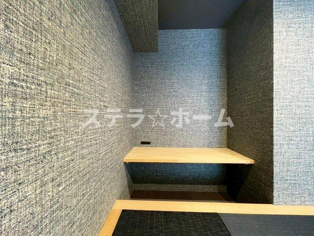 南茨木駅前ハイタウンG棟の内装|デスクスペース付きです