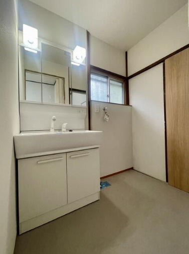 (T009)東京都葛飾区柴又5-30-22戸建の洗面所