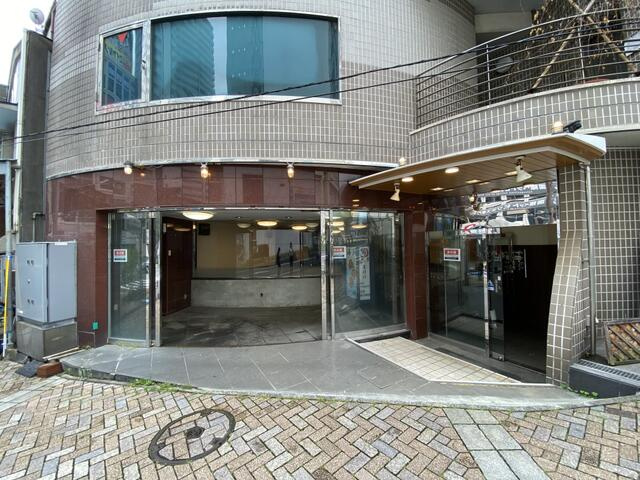 FDI熱海駅前ビル 5階のエントランス