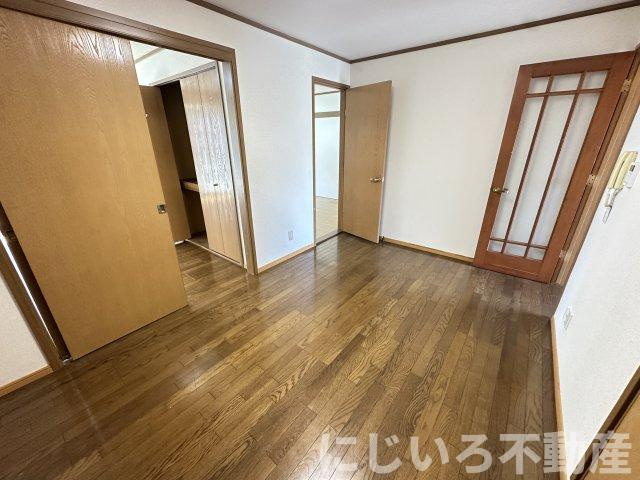 Miki House シャルマンの居間・リビング