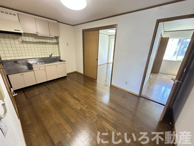 Miki House シャルマンの居間・リビング