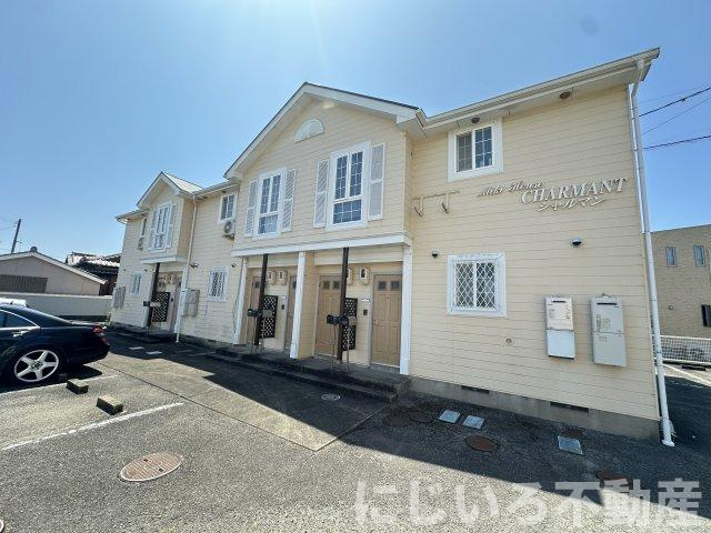 阿南市見能林町貞成のアパートの外観