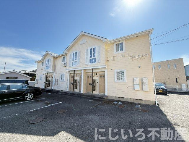 Miki House シャルマンの駐車場