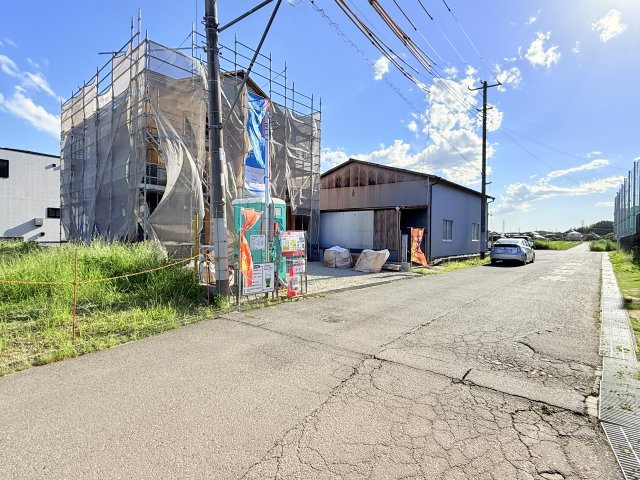 つくば市北条第2　新築戸建て　1号棟の前面道路含む現地写真