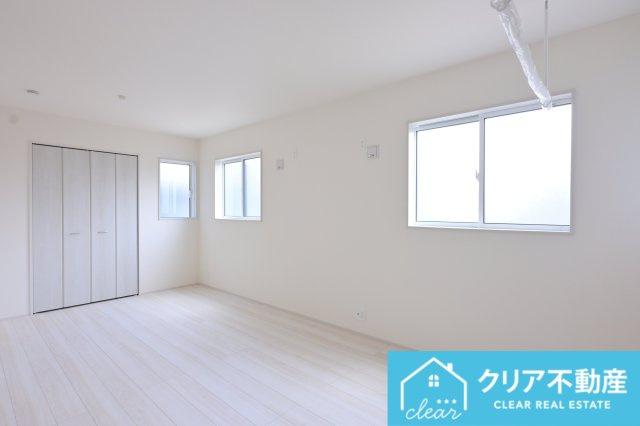 【洋室】 | 桐生市相生町1丁目　ブルーミングガーデン | 二面採光で明るい居室です♪