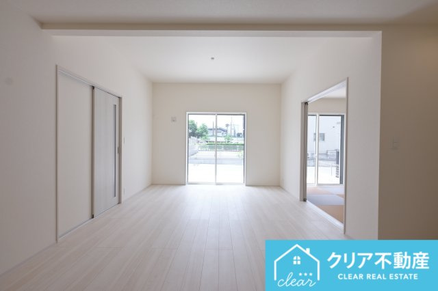 【外観】 | 桐生市相生町1丁目　ブルーミングガーデン | スッキリクリアな青空に映える平屋建て！
日当たり良好な立地です♪