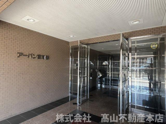 福津市宮司５丁目の賃貸マンションのエントランス