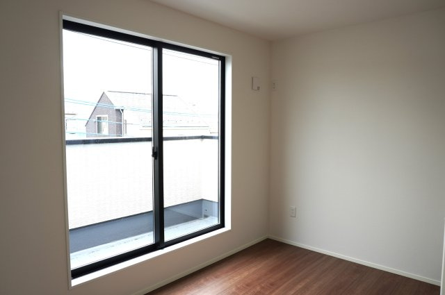 草加市谷塚町 新築分譲住宅の洋室|3階 5.0帖