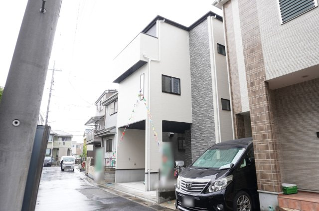 草加市谷塚町 新築分譲住宅の外観