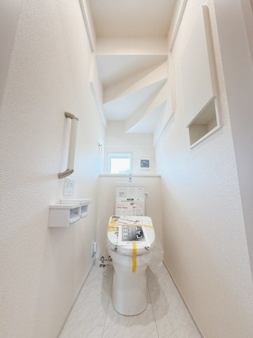 【トイレ】 | 前橋市後家町　新築住宅 | 清潔感にあふれた空間と機能的な洗浄装置。毎日何度も使う場所だから快適に。便利に。