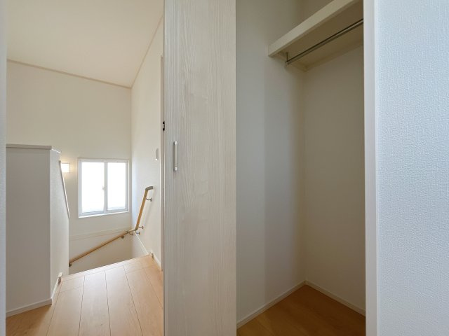 熊谷市妻沼　新築一戸建て　の収納|２階ホールに収納完備