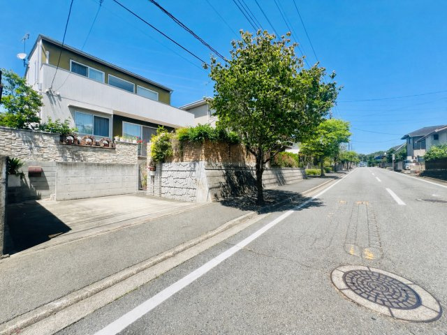 高崎市吉井町南陽台の前面道路含む現地写真|閑静な住宅地◎