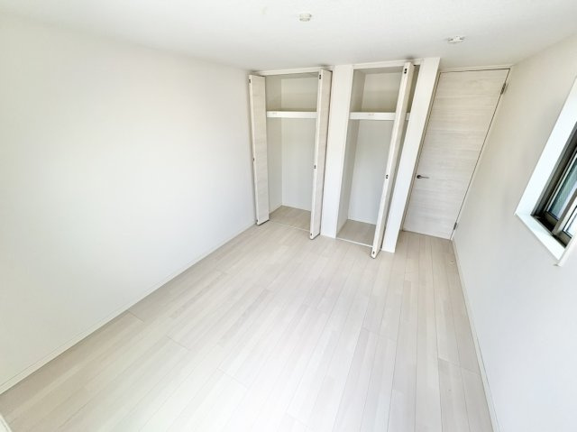 中古戸建　尼崎市大庄北3丁目の収納|3F寝室にもクローゼット収納完備♪