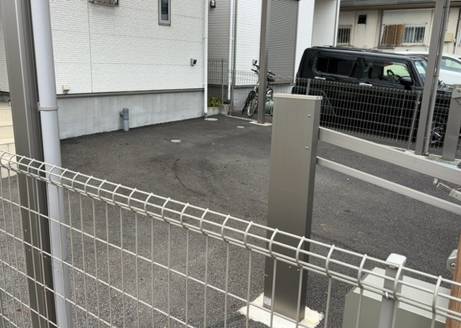 【駐車場】 | 駐車場と明記されていても、最小スペースでつくられた駐車場だと大型車は駐車できなかったり、出入りしにくくなったりする可能性があります。お車のサイズと購入したい物件の駐車場のサイズを現地で確認しましょう。