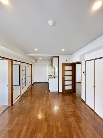 サンシャイン住吉の居間・リビング