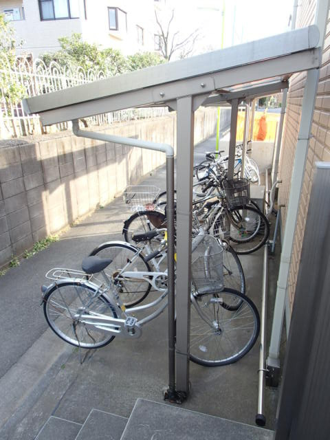 メゾン山口のその他共用部分|★敷地内屋根付き駐輪場★